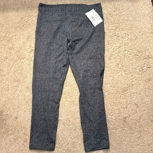 NWT Zyia light n tight 7/8 with pockets black static leggings
